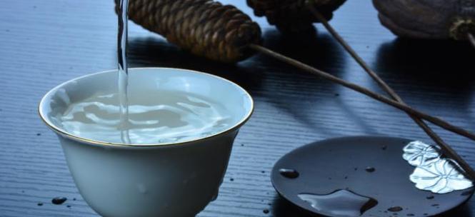 屠苏——中国古代名酒的佳酿（品味中国文化的瑰宝，探寻屠苏的源流）