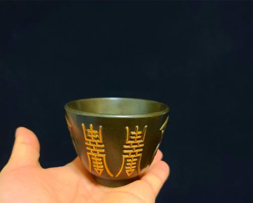 净水水杯的使用和效果介绍（解决喝水难题的好帮手）