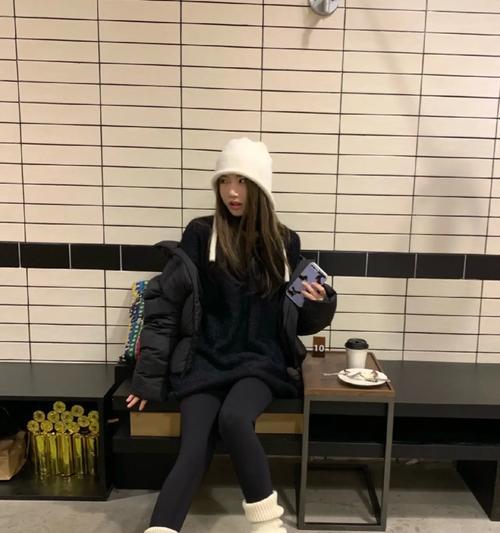 你们穿雪地靴会穿袜子吗？,雪地靴 袜子，保暖又时尚？
