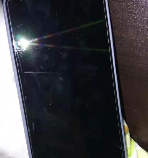 钢化膜的碎裂方式及特点（深入了解钢化膜的碎裂特性与安全性能）