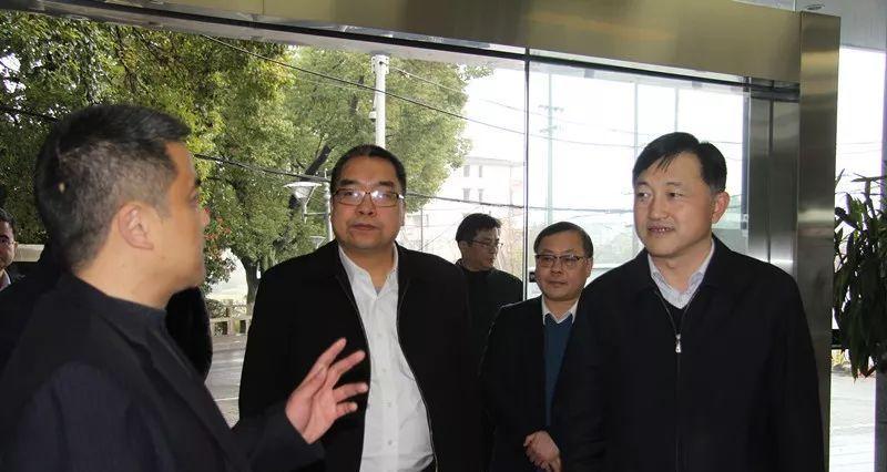 李铭致（探寻李铭致的故事和成就）