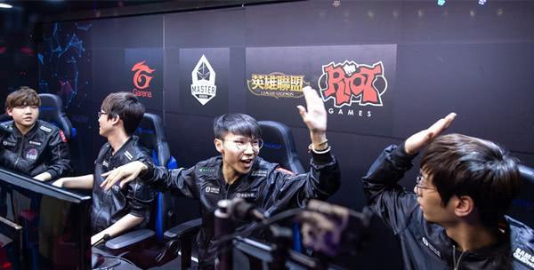 闪电狼战队（聚焦专业化训练，闪电狼战队在国际赛事中取得骄人成绩）