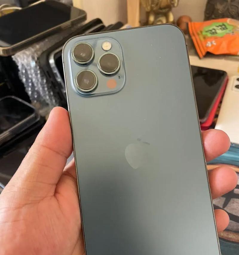 以卡贴的手机是如何实现便携和多功能的？（探索卡贴手机的无限可能性，让手机更加便携和实用）