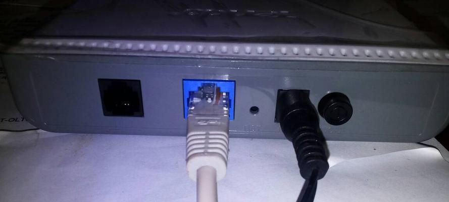 解决Win7右下角红叉不能上网的问题（Win7红叉无法上网的原因分析及解决方法）